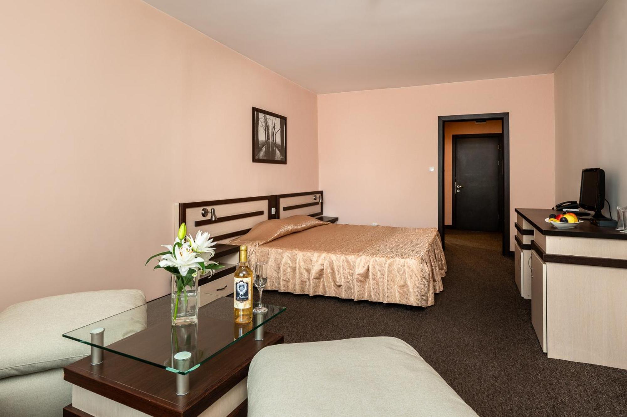 Spa Hotel Holiday Welingrad Exterior foto